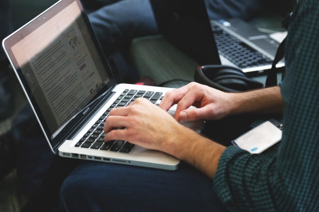 Dead-Internet-Theory-no-humans-online