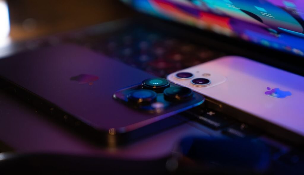 Google-Samsung-Apple-Actually-Selling-aug-2026